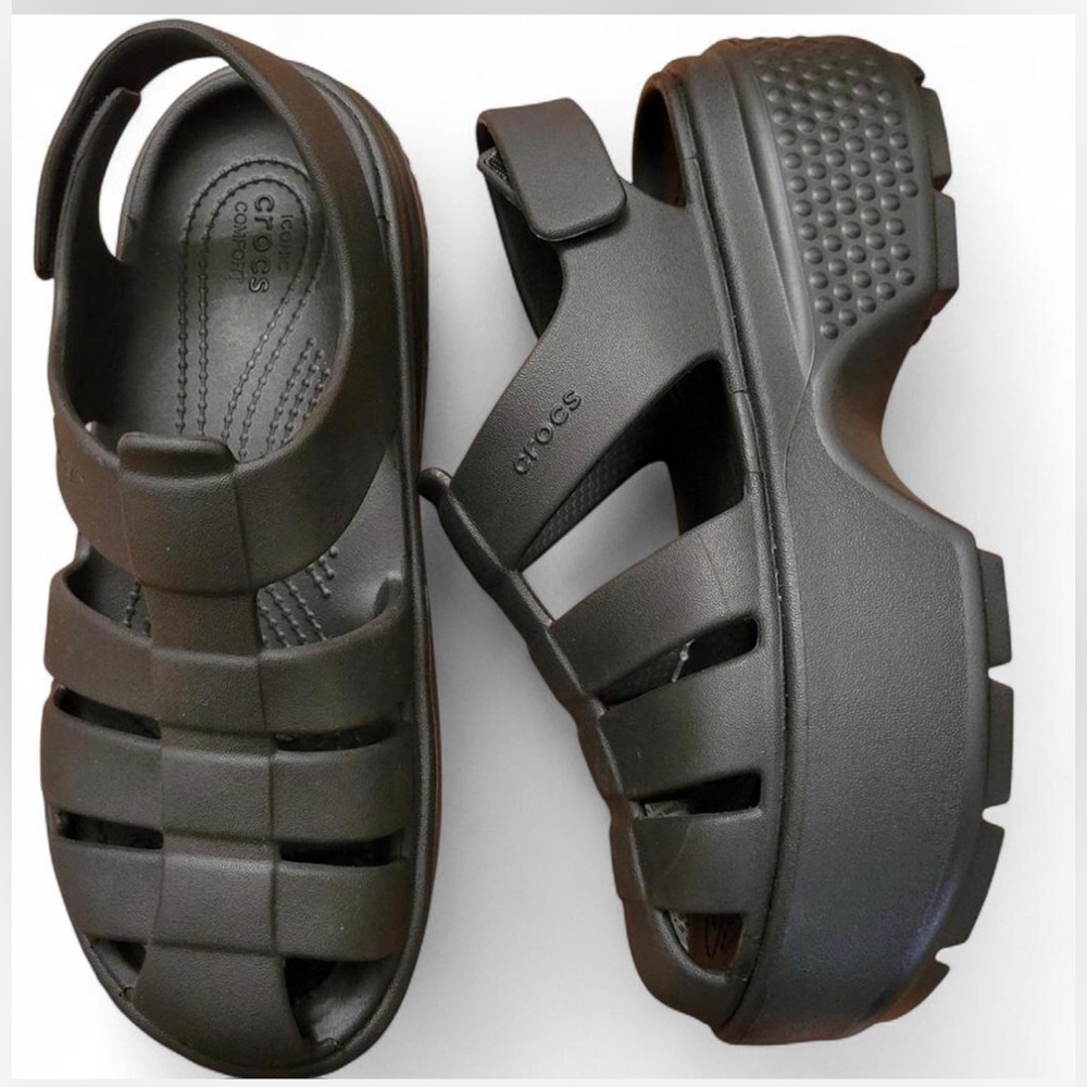 Crocs stomp fisherman sandals black 6M like new